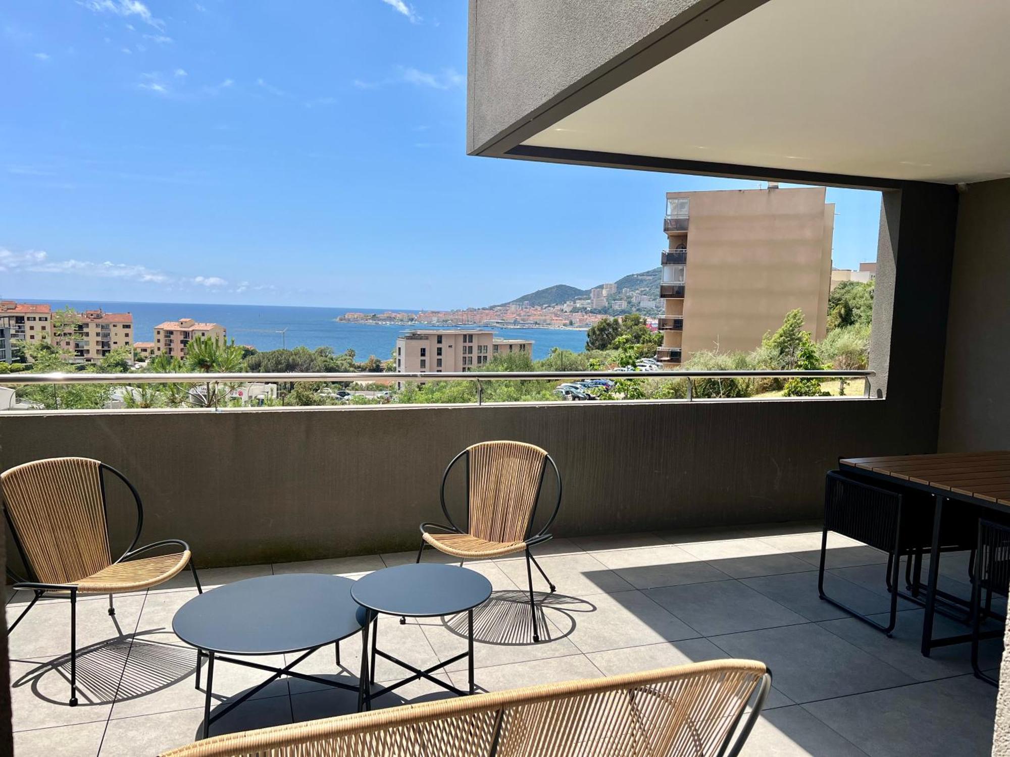T2 Ajaccio Vue