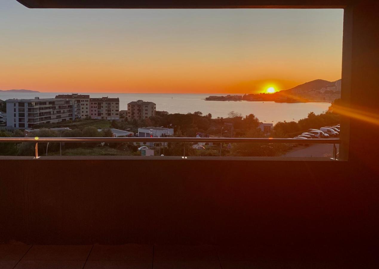 T2 Ajaccio Vue *